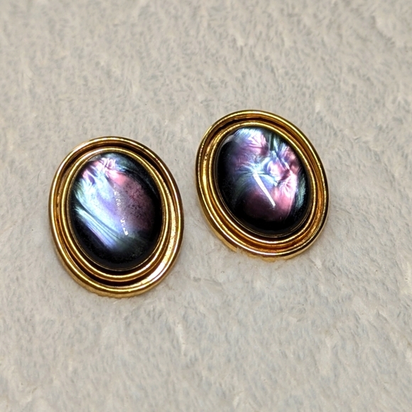 Vintage Goldtone and Faux Black Mother Of Pearl Button Pierced Earrings - Picture 4 of 9